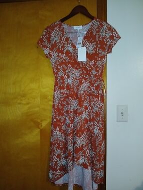 Gilli Rust & White Floral High-Low Wrap Dress